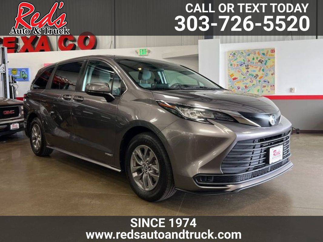 2021 Toyota Sienna LE — Minivan — 120,870 mi — Longmont, CO