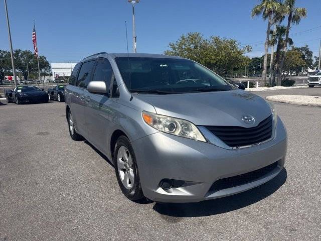 2014 Toyota Sienna LE — Minivan — 140,461 mi — Tampa, FL