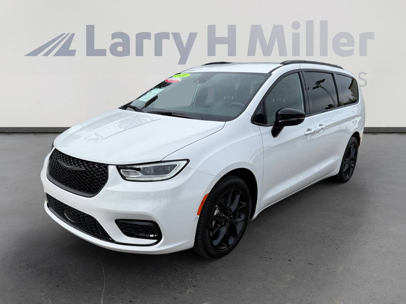 2024 Chrysler Pacifica Touring L — Minivan — 1,424 mi — Boise, ID