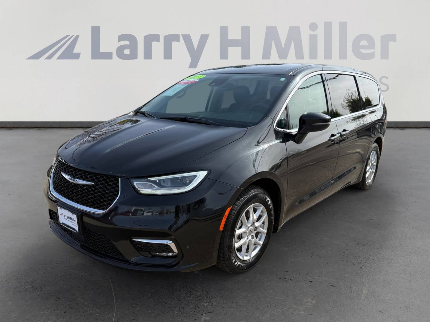 2023 Chrysler Pacifica Touring L — Minivan — 76,458 mi — Boise, ID