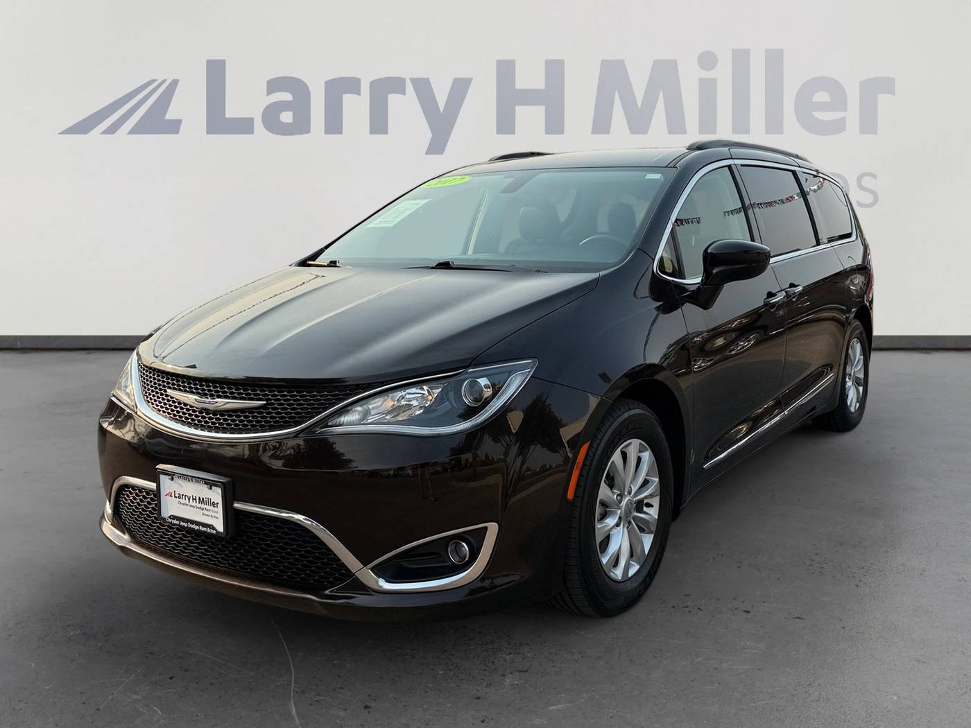 2017 Chrysler Pacifica Touring L — Minivan — 88,165 mi — Boise, ID