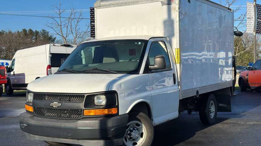 2017 Chevrolet Express Commercial Cutaway 3500 — Chassis Cab Truck — 96,191 mi — Palos Hills, IL