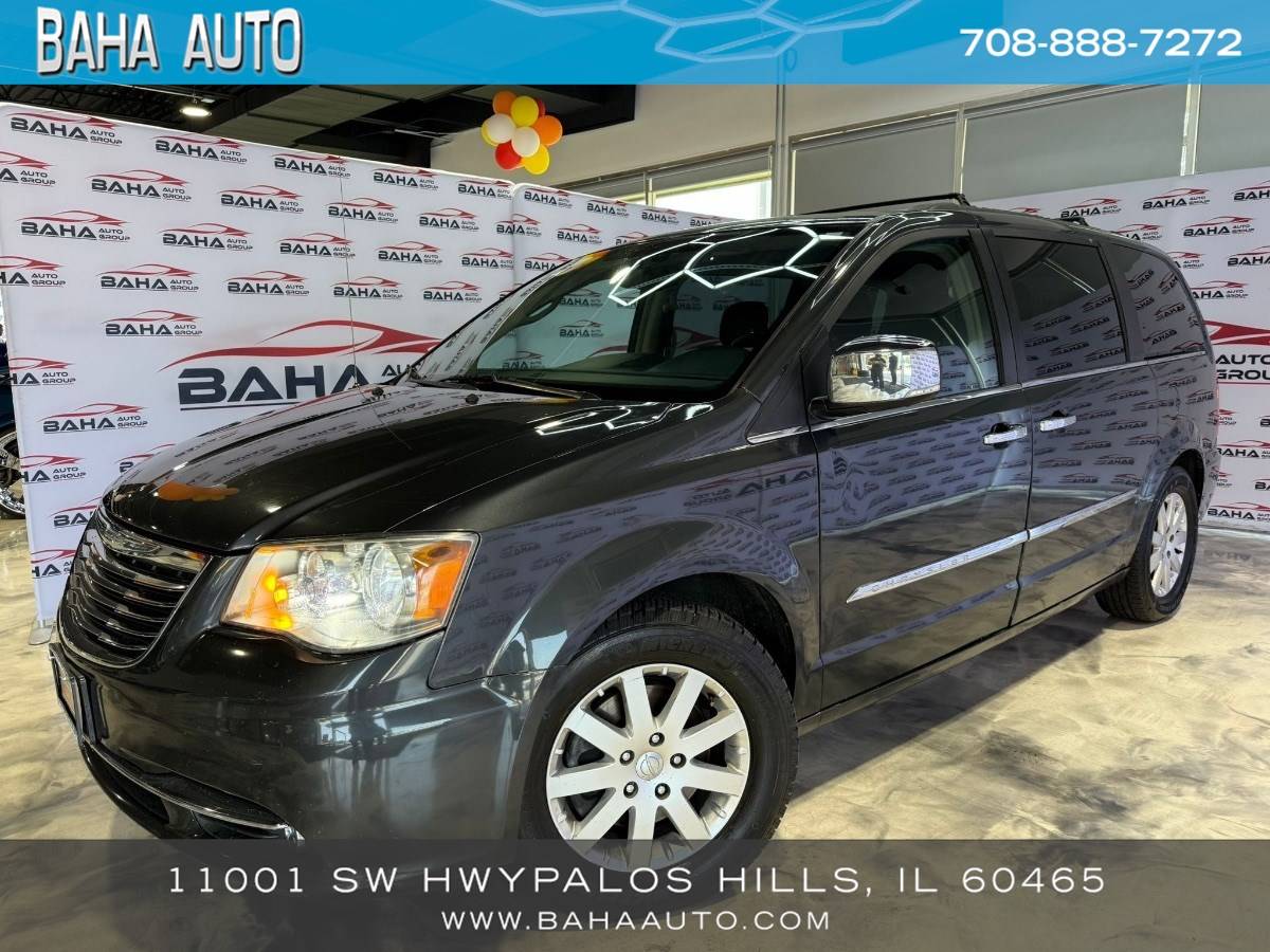 2012 Chrysler Town & Country Touring-L — Minivan — 220,007 mi — Palos Hills, IL