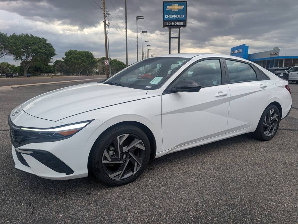2025 Hyundai Elantra Hybrid Blue — Sedan — 6,127 mi — Sierra Vista, AZ