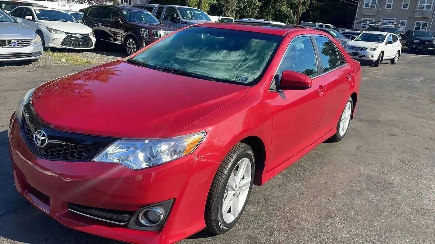 2014 Toyota Camry SE — Sedan — 110,210 mi — Berlin, NJ