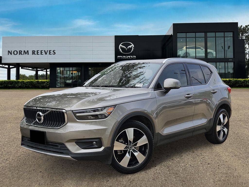 2022 Volvo XC40 Momentum — SUV — 101,800 mi — Irving, TX