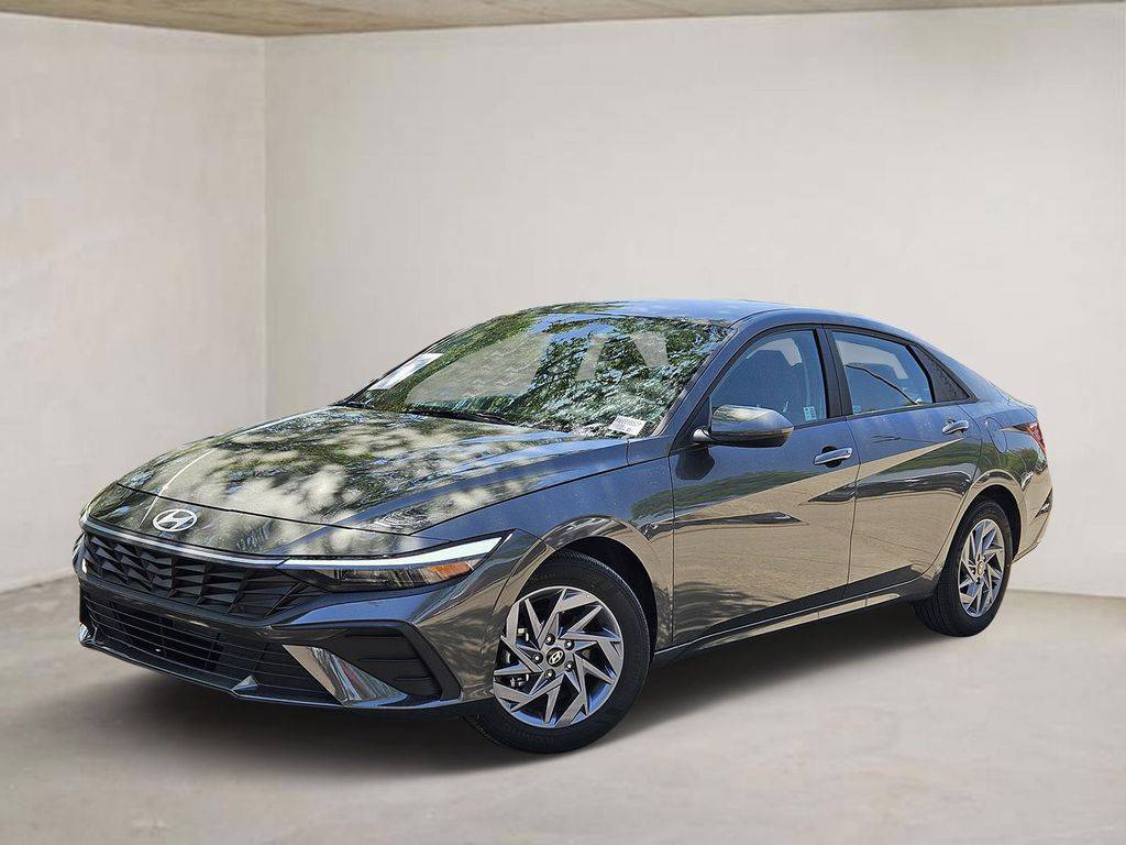 2024 Hyundai Elantra SEL — Sedan — 3,062 mi — Irving, TX