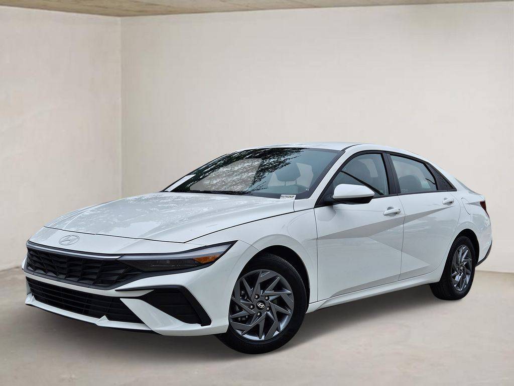 2024 Hyundai Elantra SEL — Sedan — 9,326 mi — Irving, TX