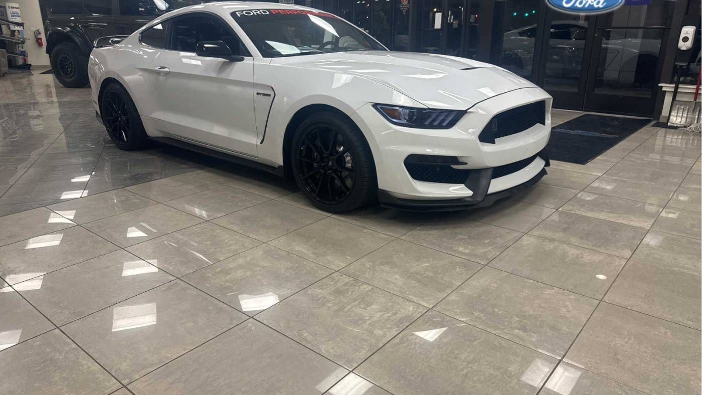 2019 Ford Mustang Shelby GT350 — Coupe — 19,189 mi — Burlington, NJ