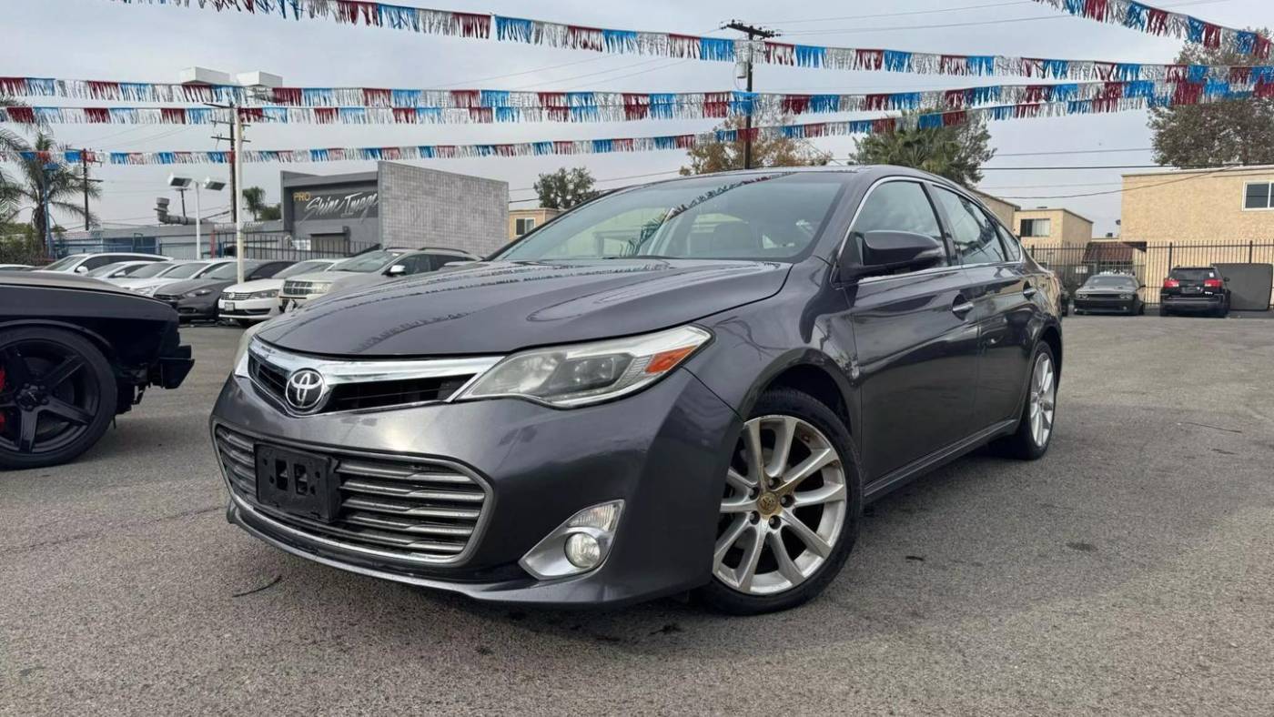 2015 Toyota Avalon Limited — Sedan — 130,860 mi — Fontana, CA