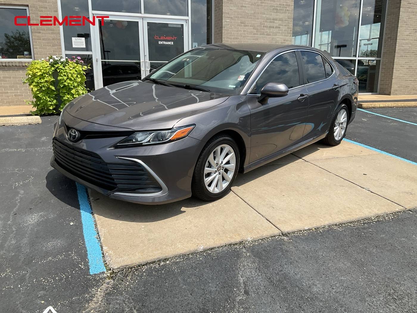 2021 Toyota Camry LE — Sedan — 78,945 mi — Florissant, MO