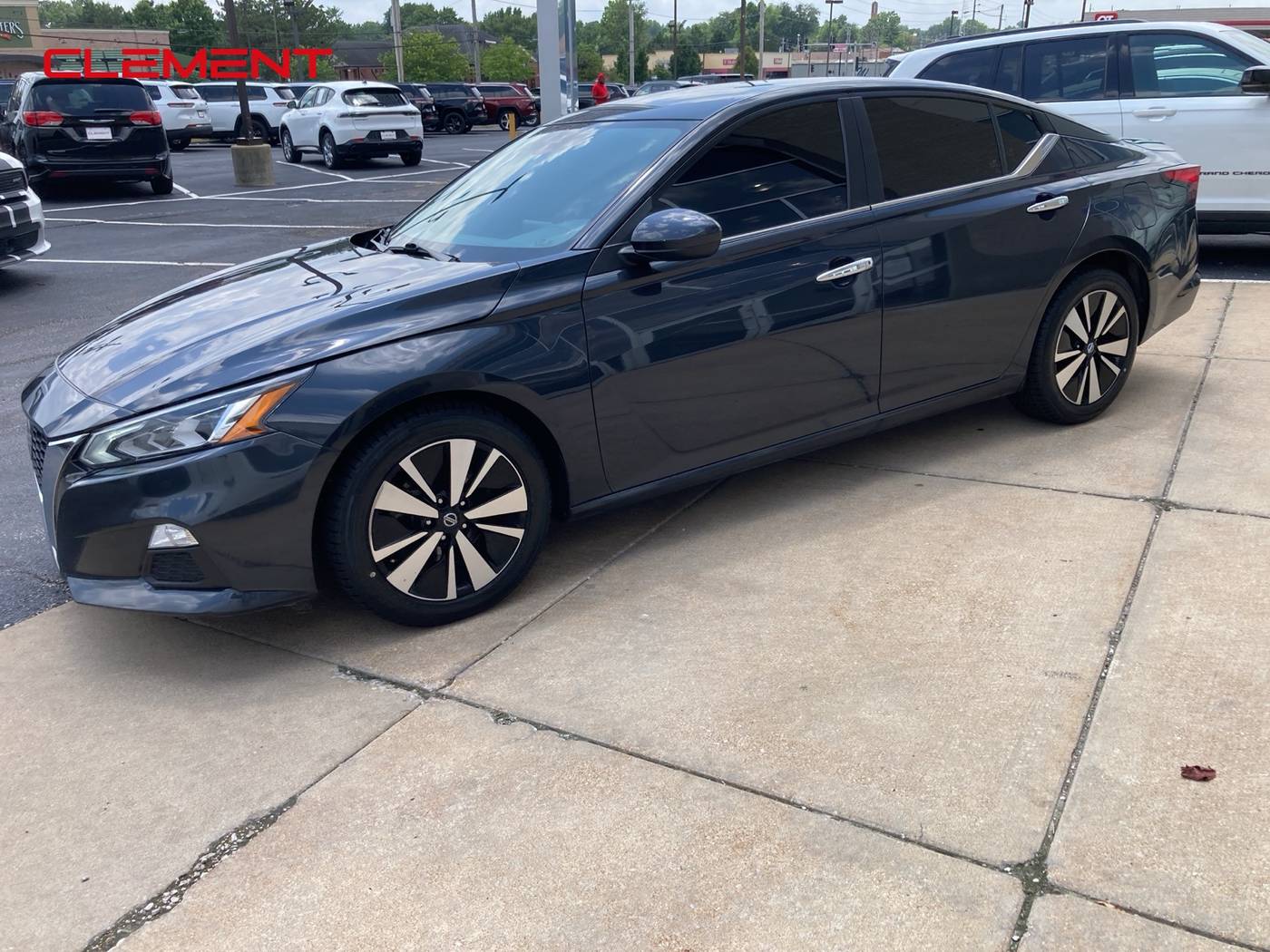 2022 Nissan Altima SV — Sedan — 81,031 mi — Florissant, MO