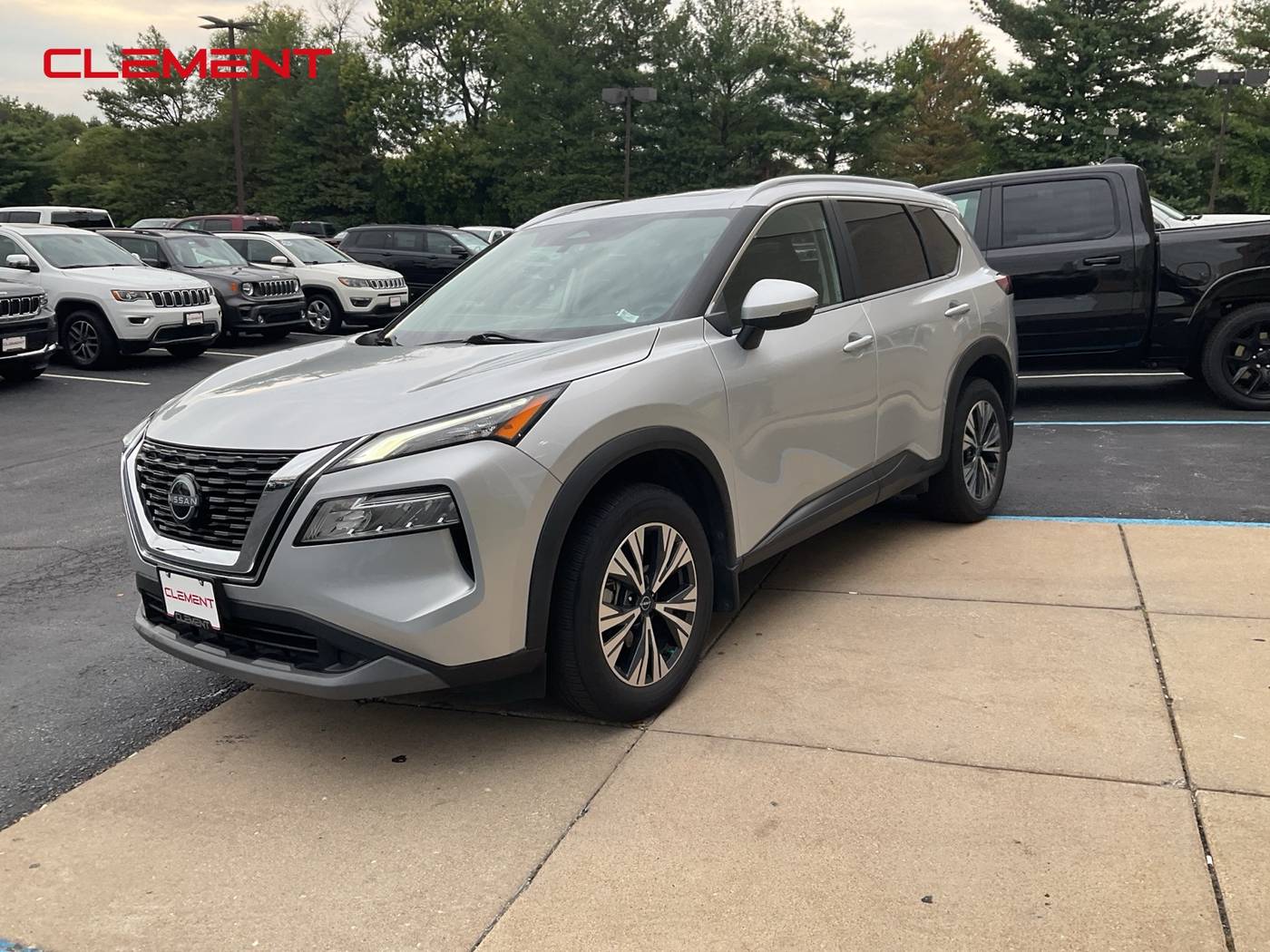 2023 Nissan Rogue SV — SUV — 9,755 mi — Florissant, MO