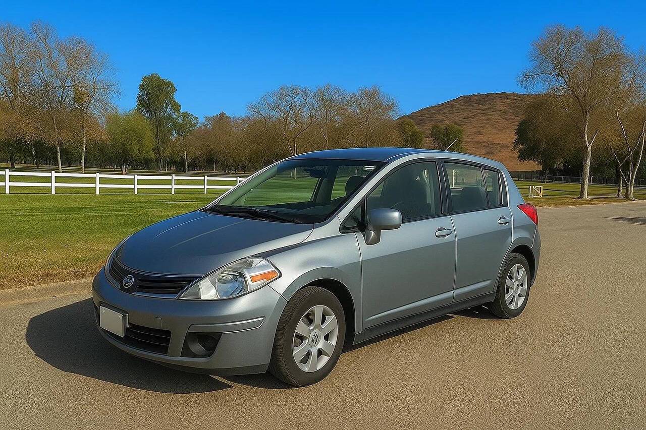 2009 Nissan Versa 1.8 SL — Hatchback — 113,209 mi — Somerton, AZ