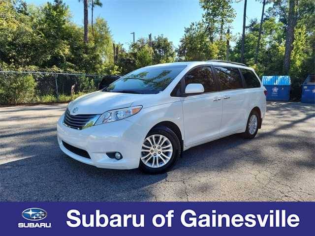 2017 Toyota Sienna XLE — Minivan — 43,988 mi — Gainesville,, FL