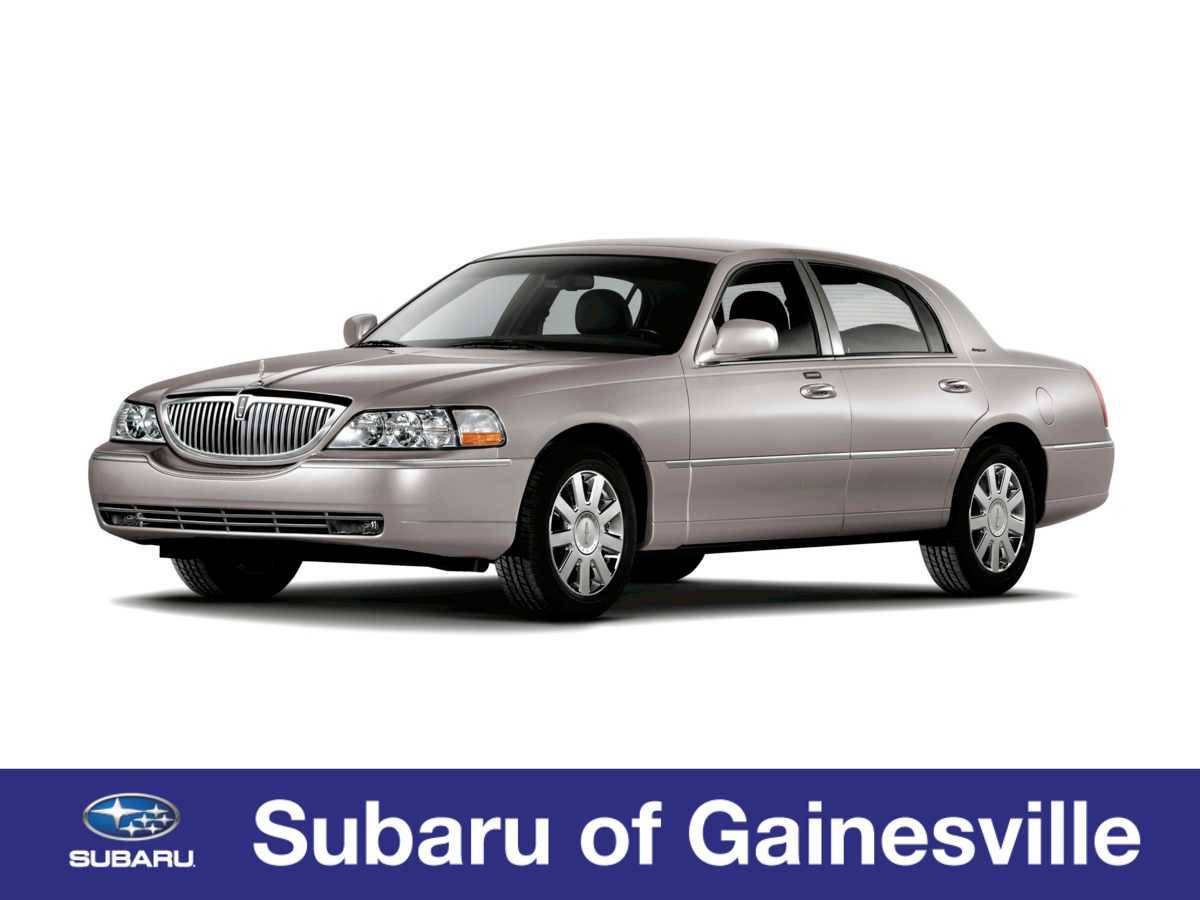 2007 Lincoln Town Car Signature Limited — Sedan — 120,000 mi — Gainesville,, FL
