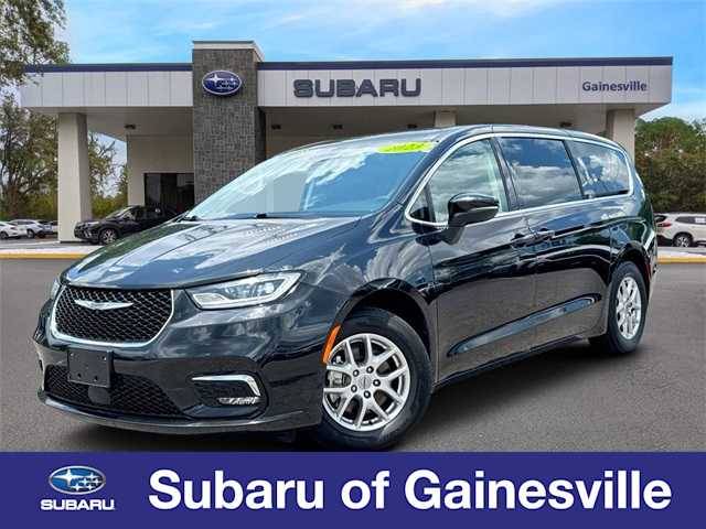 2023 Chrysler Pacifica Touring L — Minivan — 67,085 mi — Gainesville,, FL