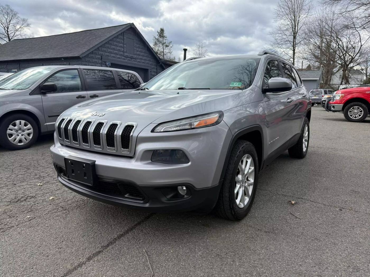 2014 Jeep Cherokee Latitude — SUV — 111,145 mi — Husbrouck Heights, NJ
