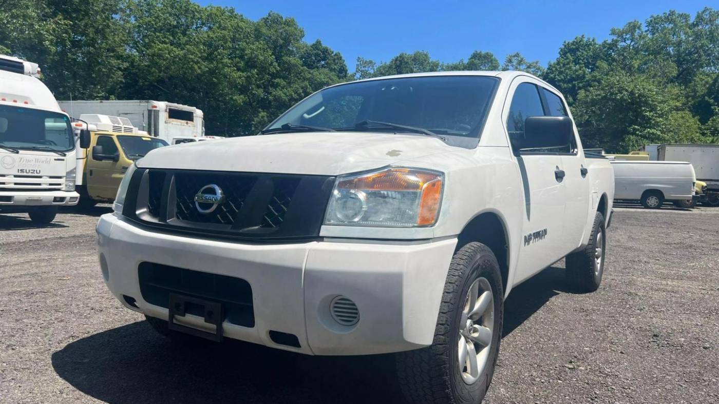 2011 Nissan Titan S — Pickup Truck — 195,900 mi — Husbrouck Heights, NJ