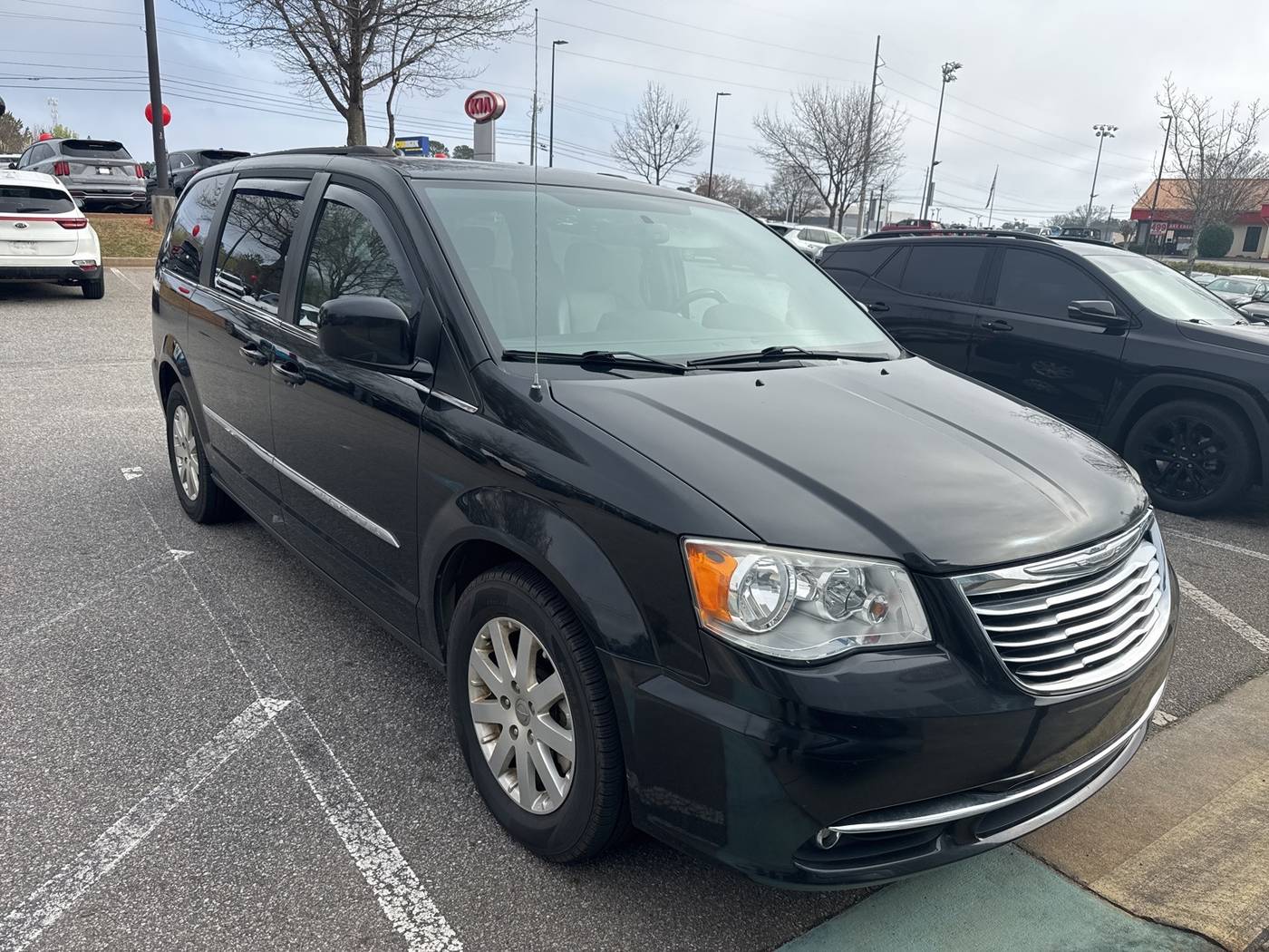 2016 Chrysler Town & Country Touring — Minivan — 138,739 mi — Athens, GA