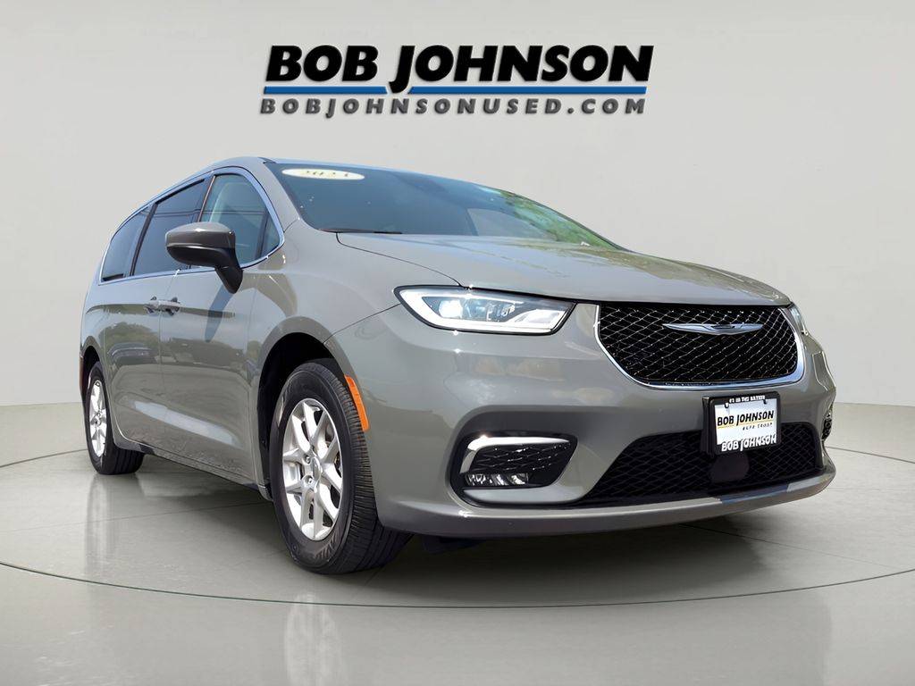 2023 Chrysler Pacifica Touring L — Minivan — 63,896 mi — Watertown, NY