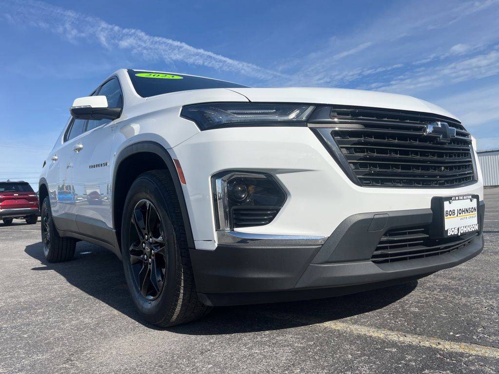 2023 Chevrolet Traverse LT Cloth — SUV — 28,322 mi — Watertown, NY