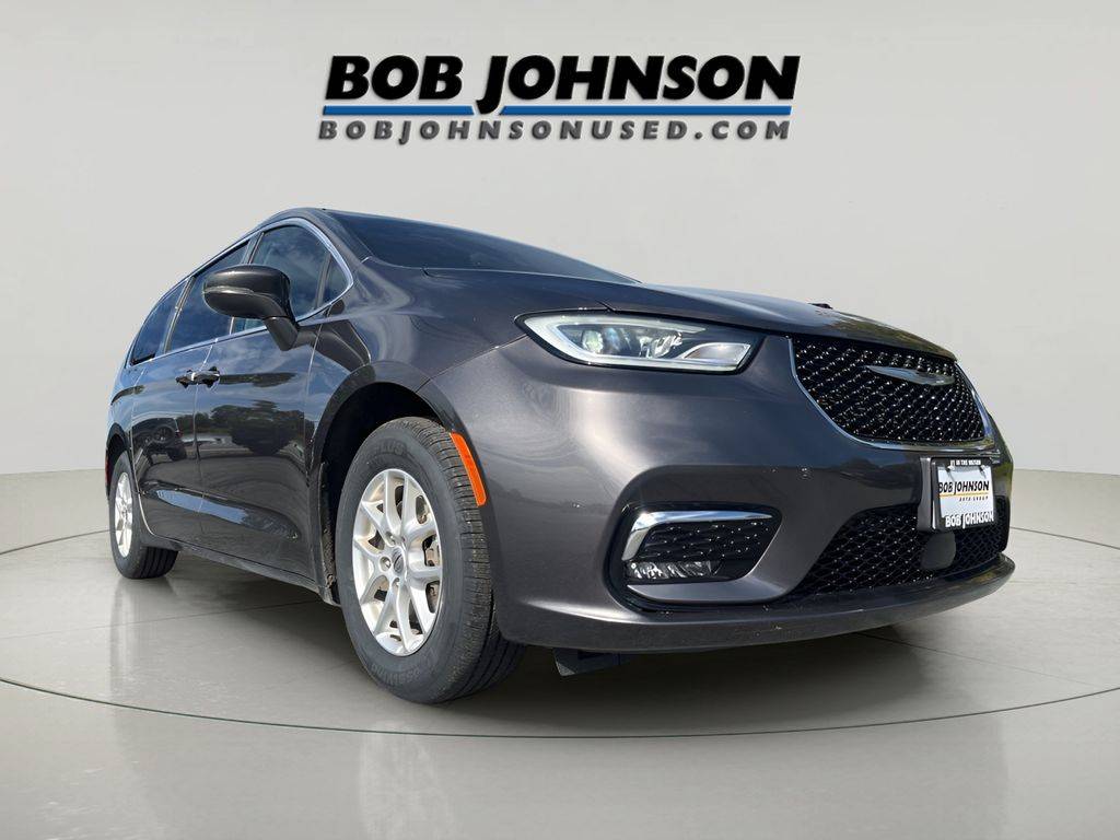 2022 Chrysler Pacifica Touring L — Minivan — 38,056 mi — Watertown, NY