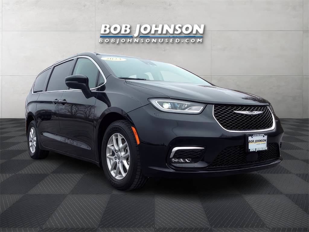 2023 Chrysler Pacifica Touring L — Minivan — 55,134 mi — Watertown, NY