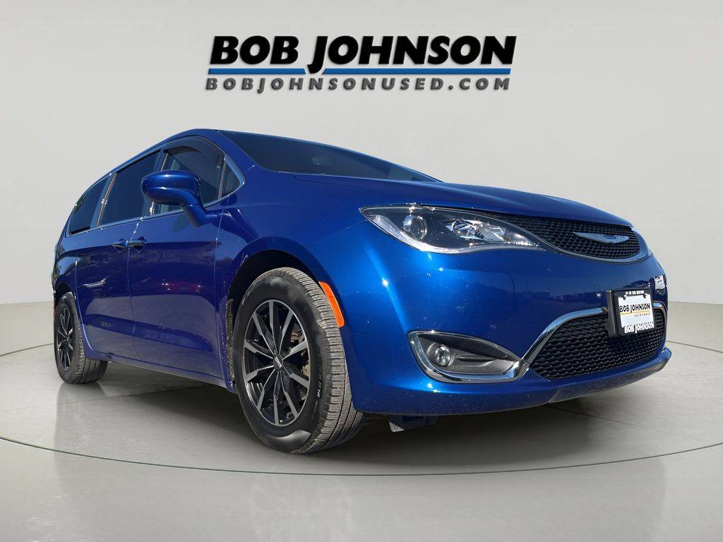 2020 Chrysler Pacifica Touring — Minivan — 75,999 mi — Watertown, NY