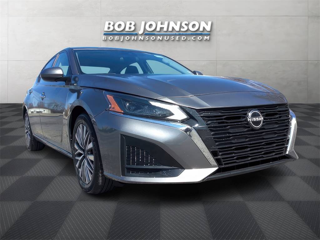 2023 Nissan Altima SV — Sedan — 43,560 mi — Watertown, NY