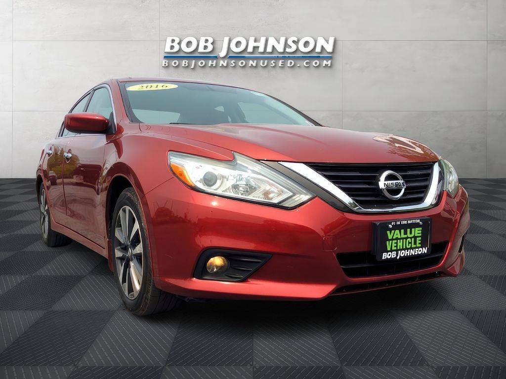 2016 Nissan Altima 2.5 SV — Sedan — 81,159 mi — Watertown, NY