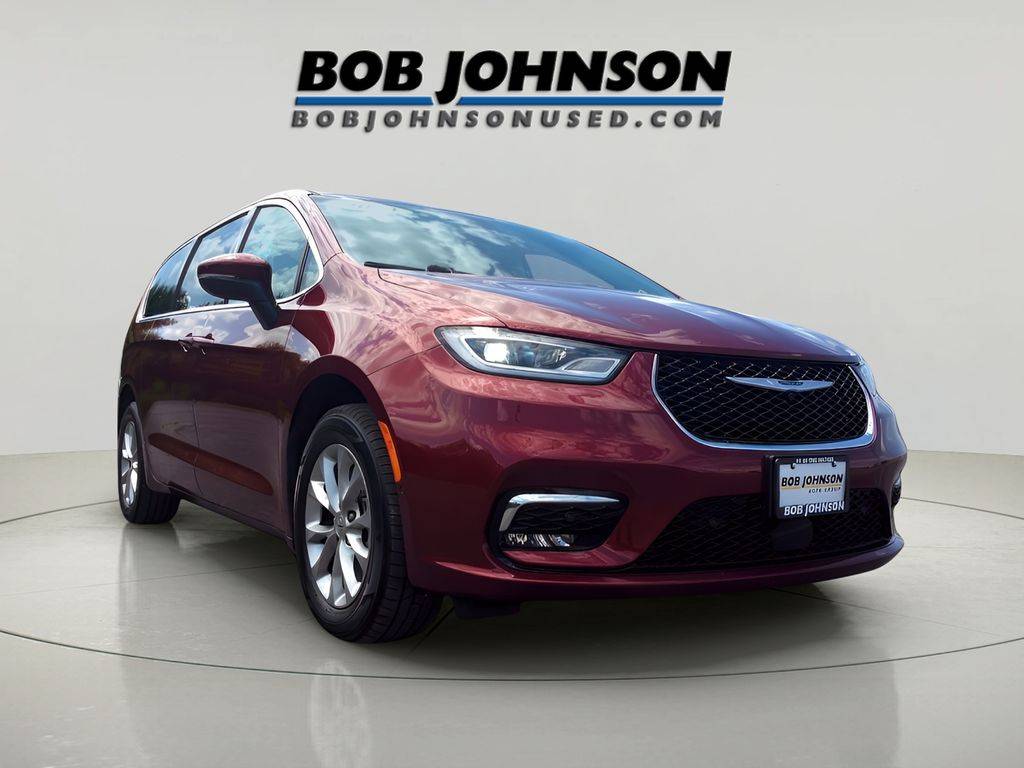 2023 Chrysler Pacifica Touring L — Minivan — 36,160 mi — Watertown, NY