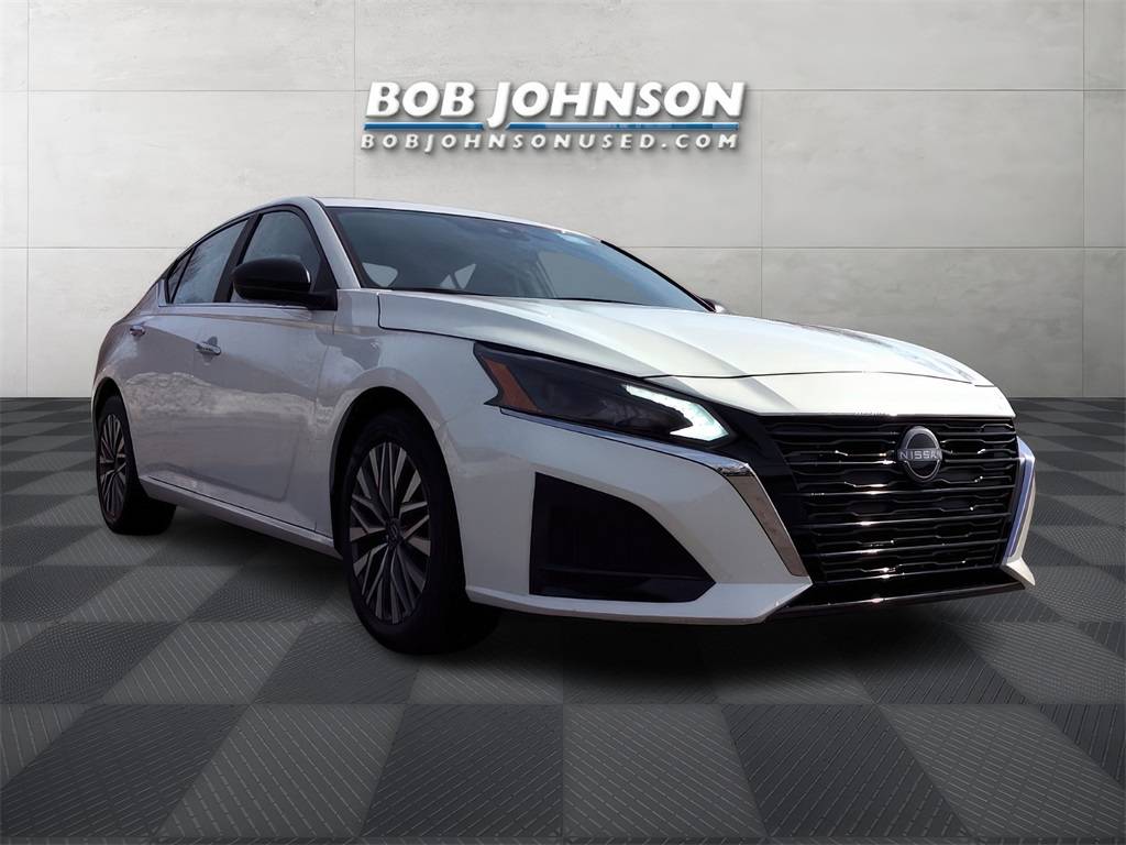 2025 Nissan Altima SV — Sedan — 4,470 mi — Watertown, NY