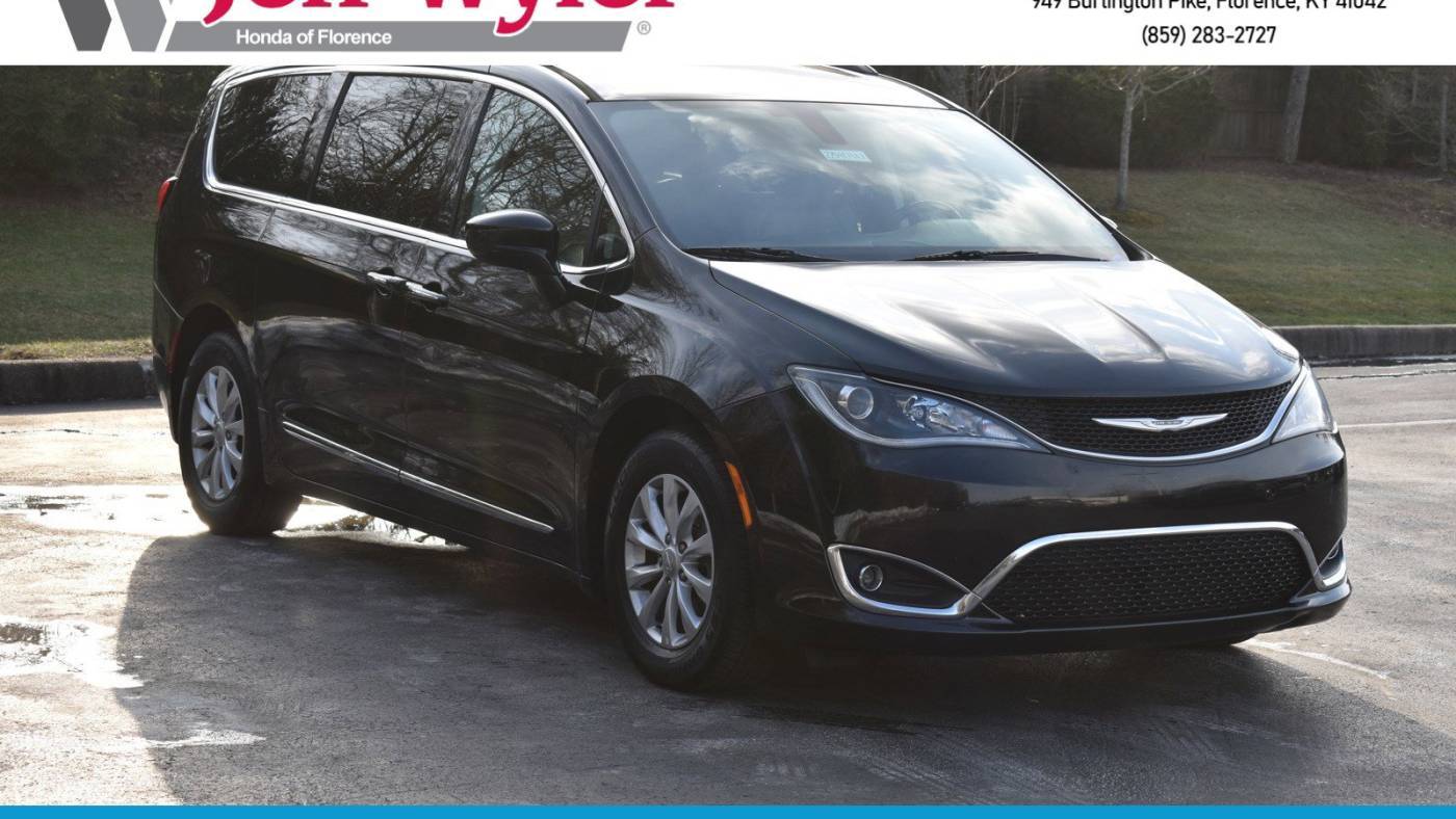 2017 Chrysler Pacifica Touring L — Minivan — 96,849 mi — Florence, KY