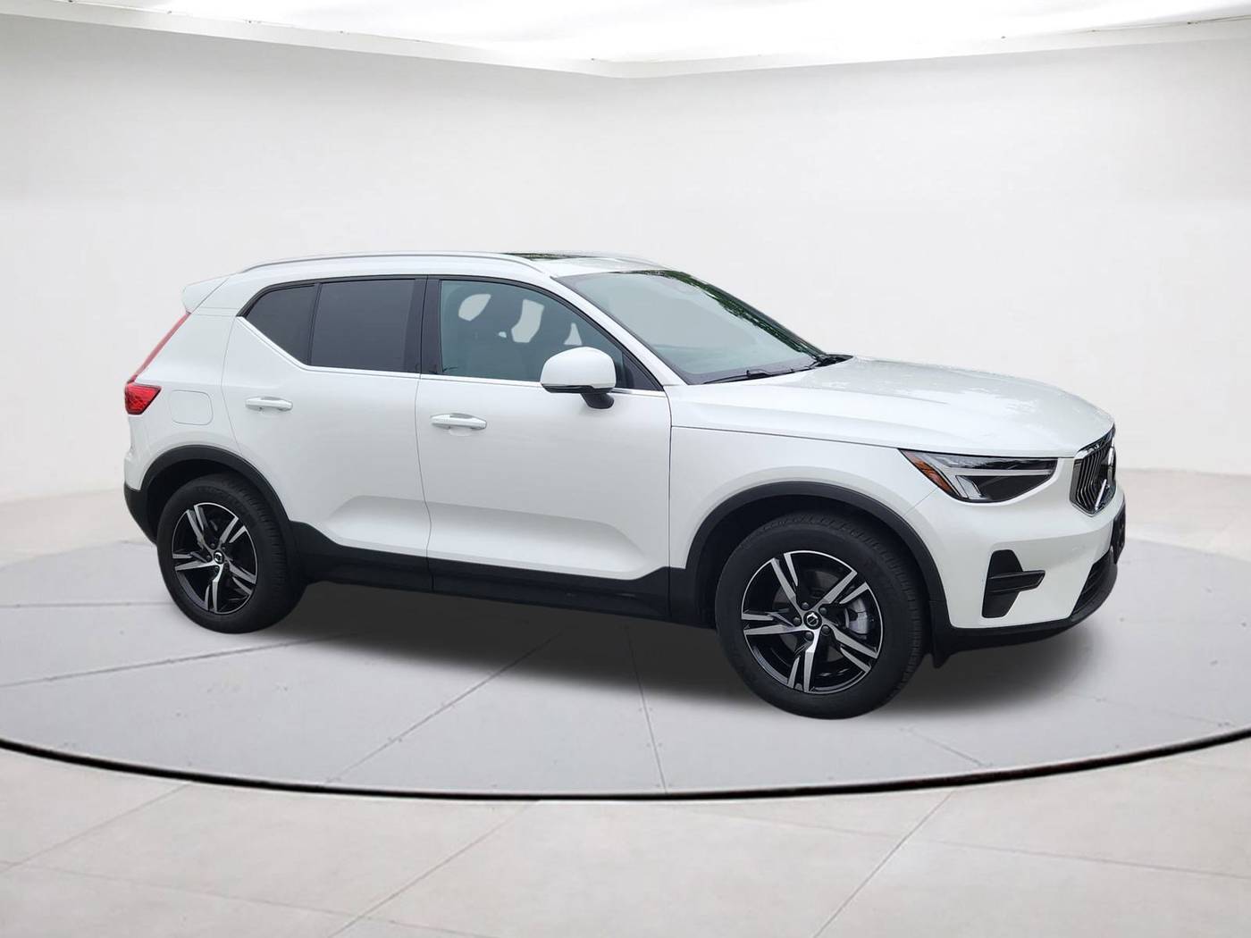 2025 Volvo XC40 Core — SUV — 24,084 mi — Falls Church, VA