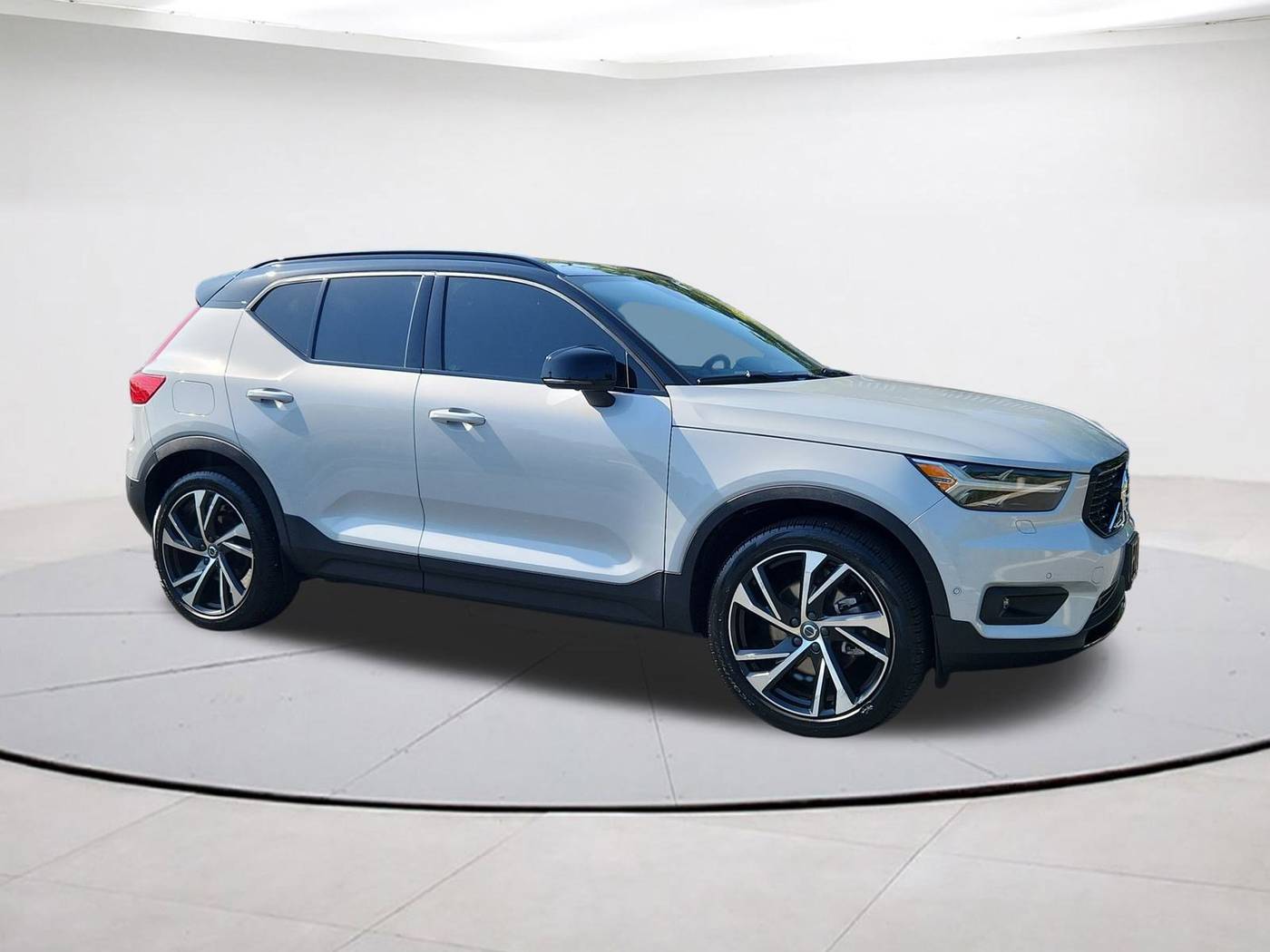 2021 Volvo XC40 R-Design — SUV — 14,950 mi — Falls Church, VA