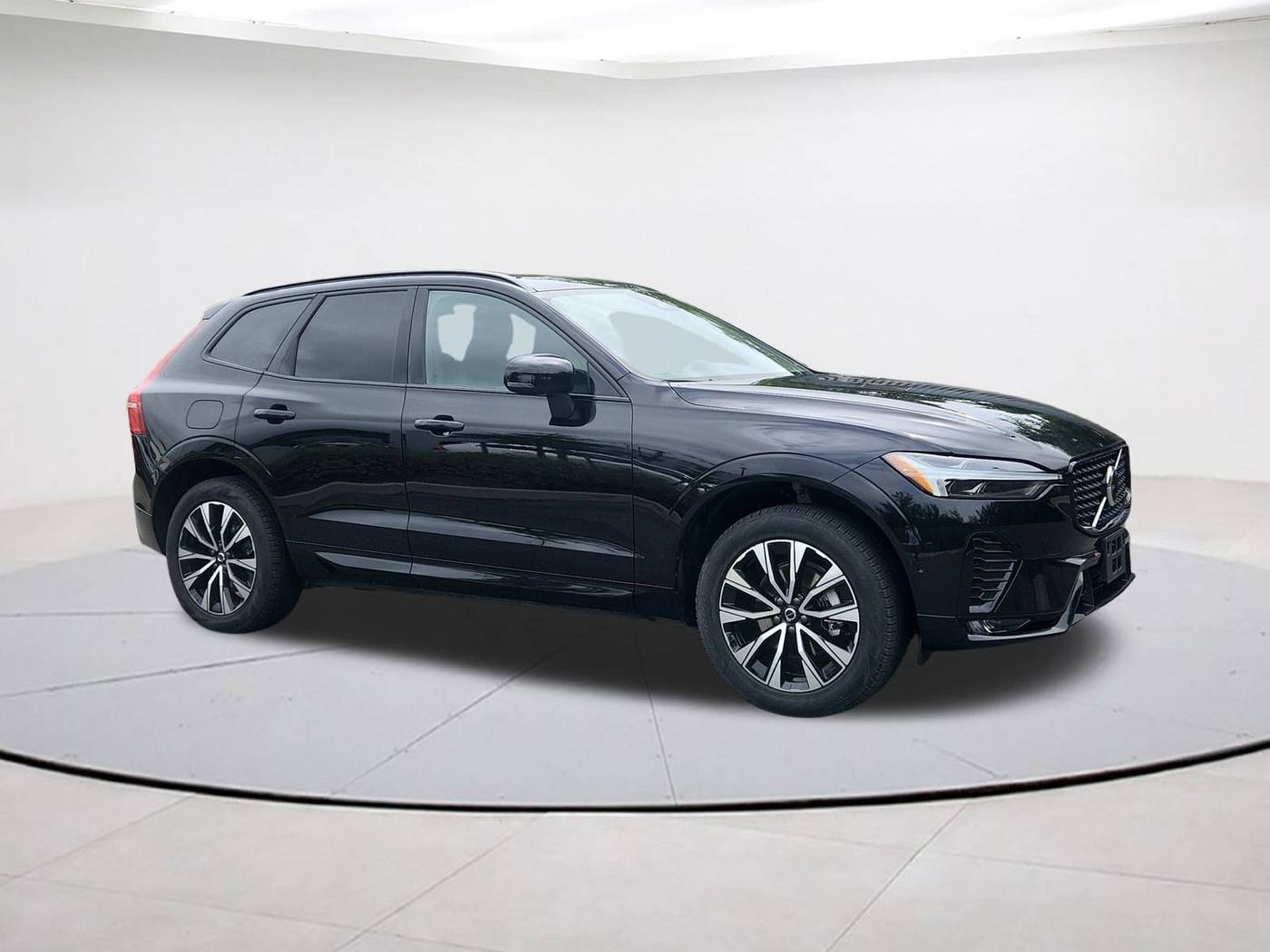 2025 Volvo XC60 Plus — SUV — 18,278 mi — Falls Church, VA
