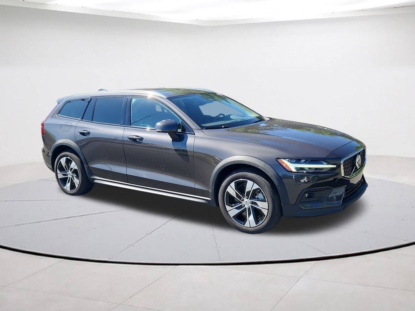2024 Volvo V60 Cross Country Plus — Wagon — 32,264 mi — Falls Church, VA