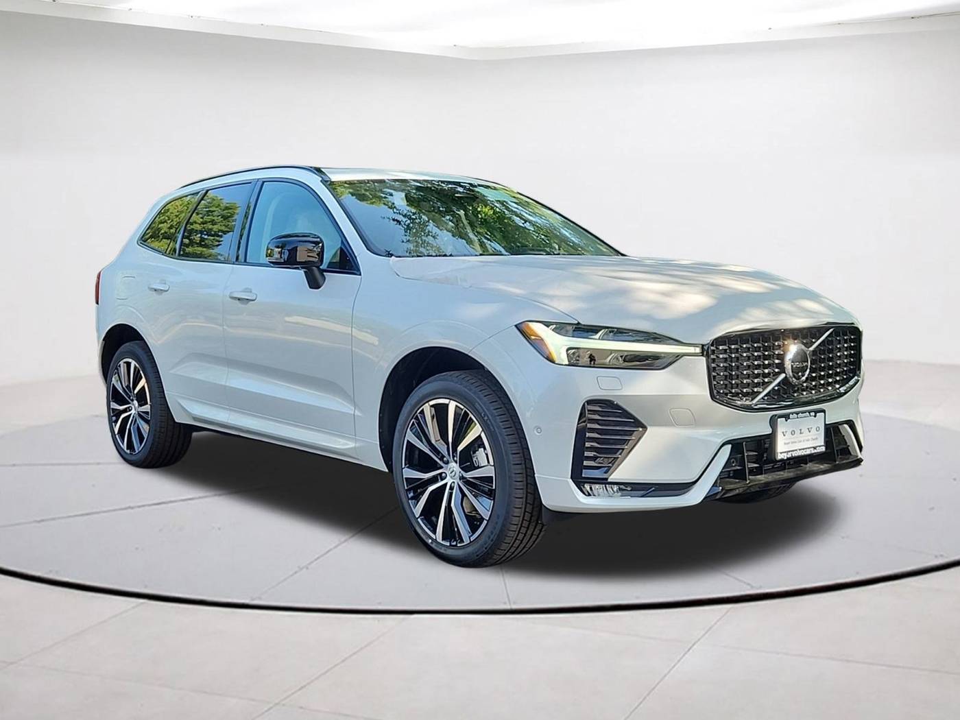2025 Volvo XC60 B5 Plus Dark Theme