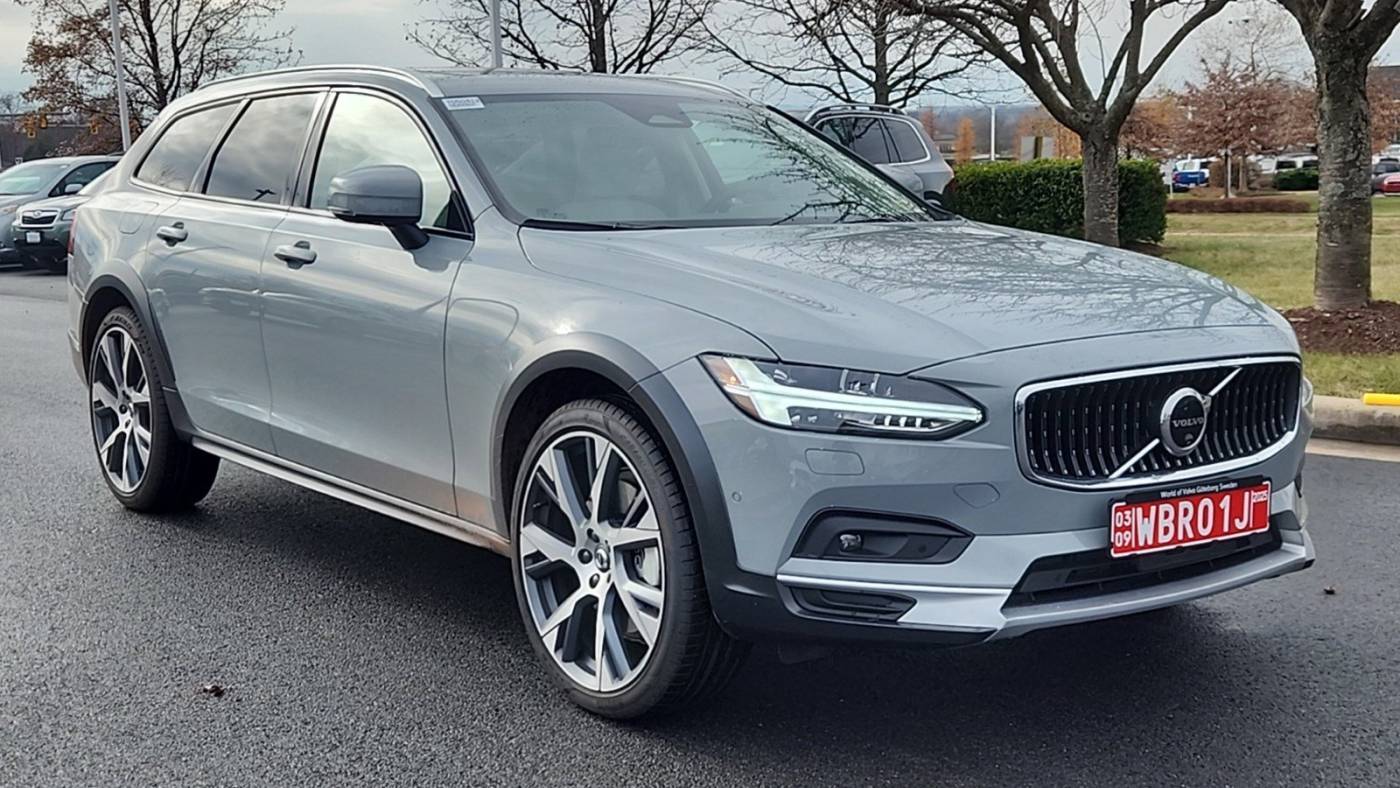 2025 Volvo V90 Cross Country Ultra — Wagon — 955 mi — Dulles, VA