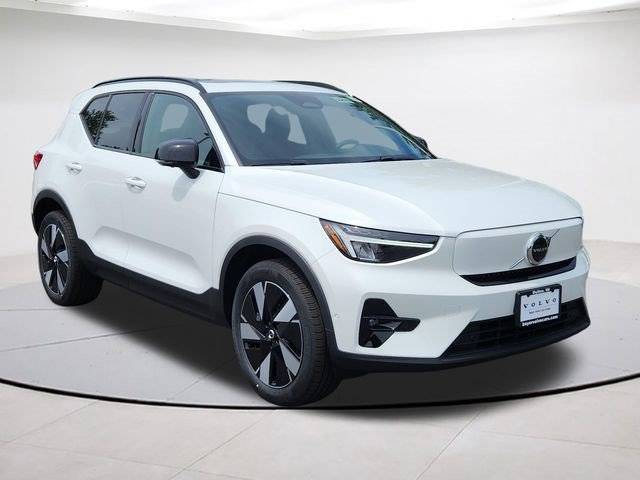 2026 Volvo EX40 Plus