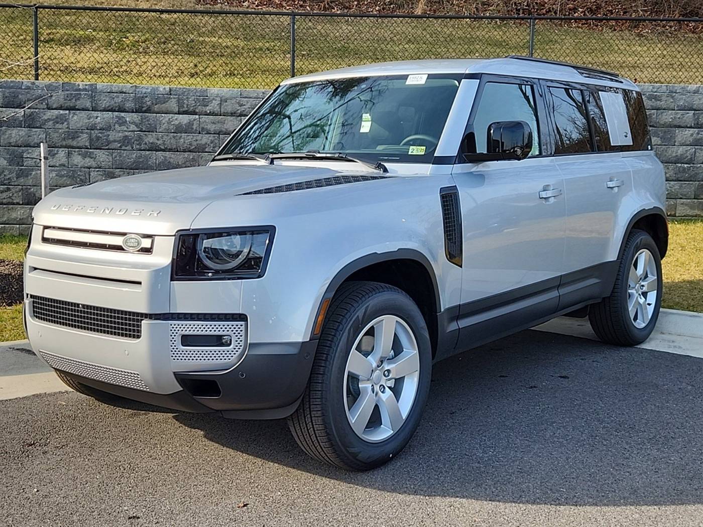 2024 Land Rover Defender S — SUV — 7 mi — Alexandria, VA