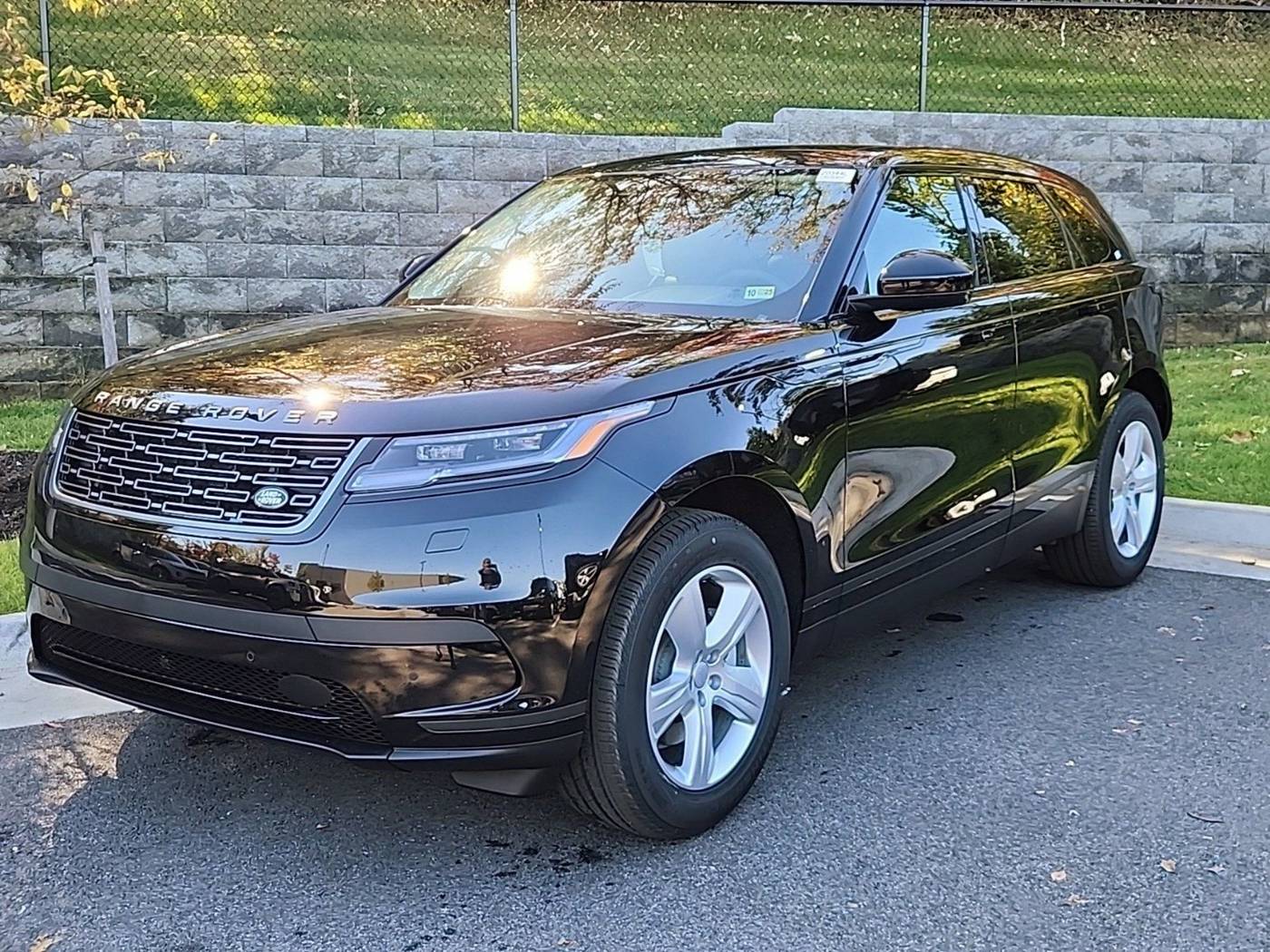 2025 Land Rover Range Rover Velar S — SUV — 3,864 mi — Alexandria, VA