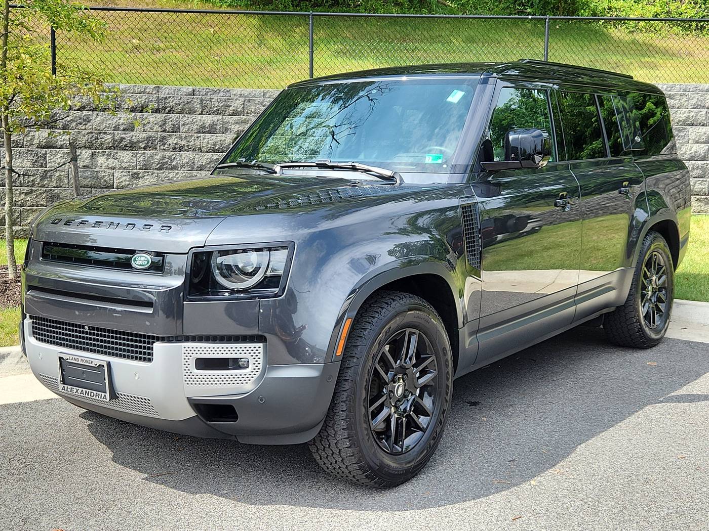 2023 Land Rover Defender SE — SUV — 27,768 mi — Alexandria, VA
