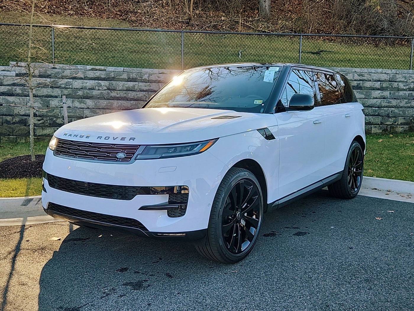 2025 Land Rover Range Rover Sport SE — SUV — 3,500 mi — Alexandria, VA