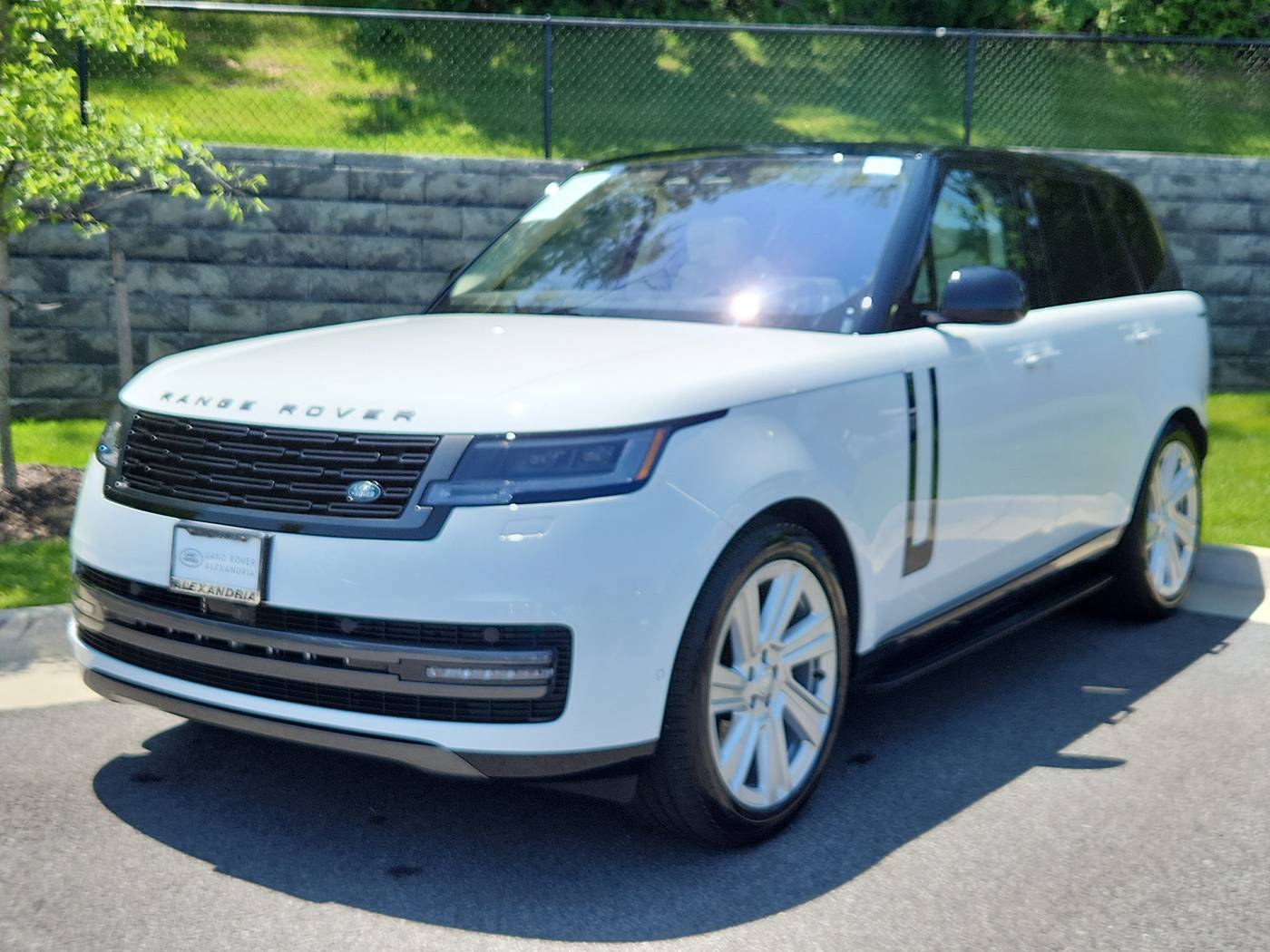 2023 Land Rover Range Rover SE — SUV — 17,620 mi — Alexandria, VA