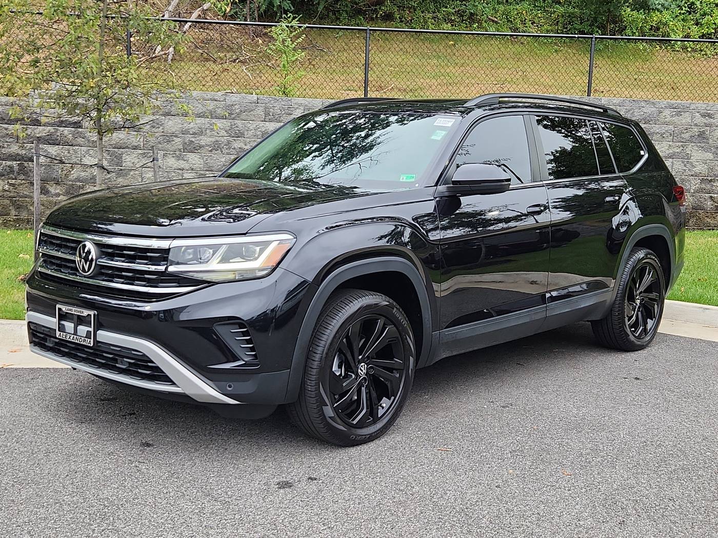 2023 Volkswagen Atlas SE with Technology — SUV — 47,737 mi — Alexandria, VA