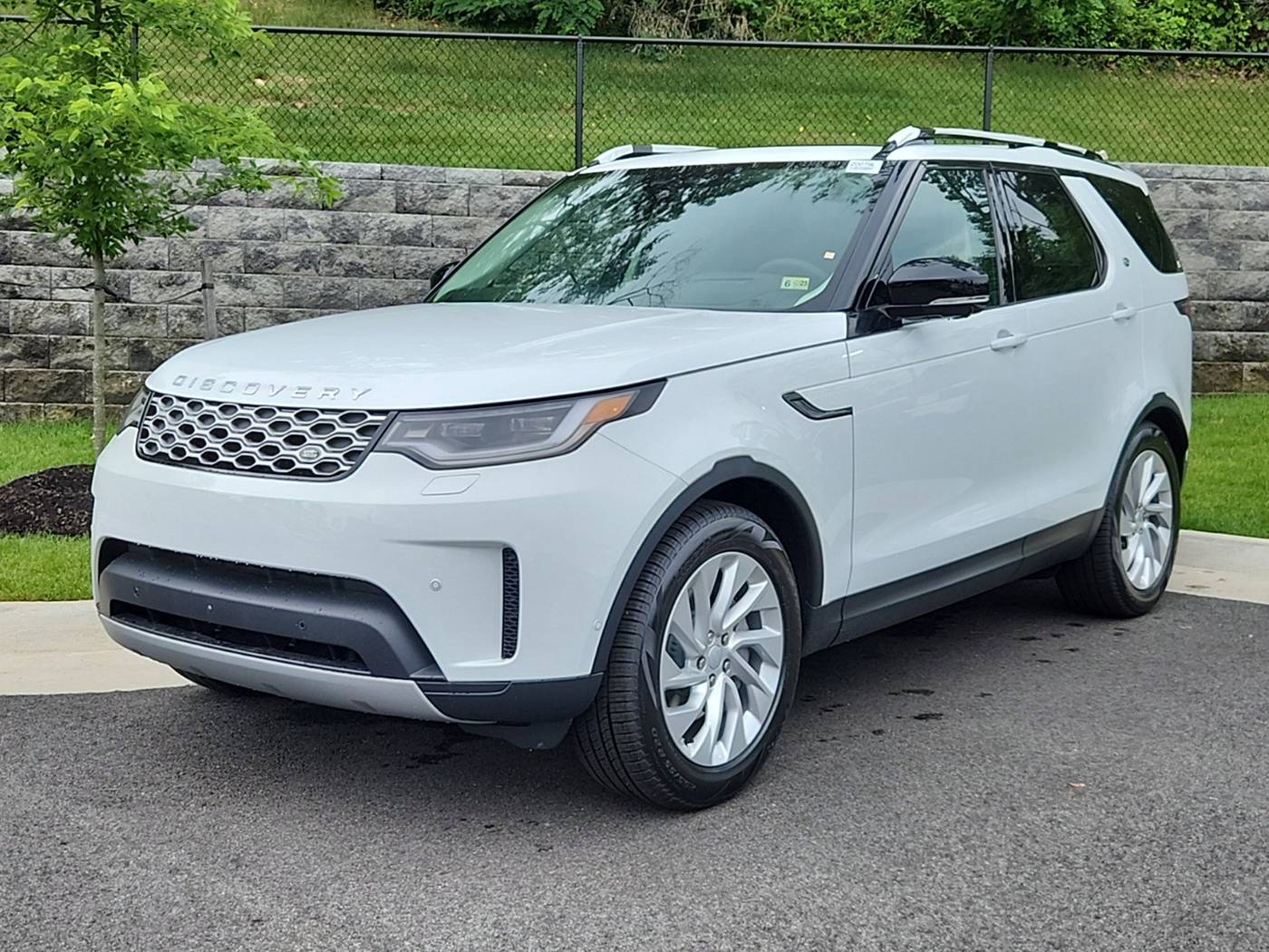 2024 Land Rover Discovery S — SUV — 27 mi — Alexandria, VA