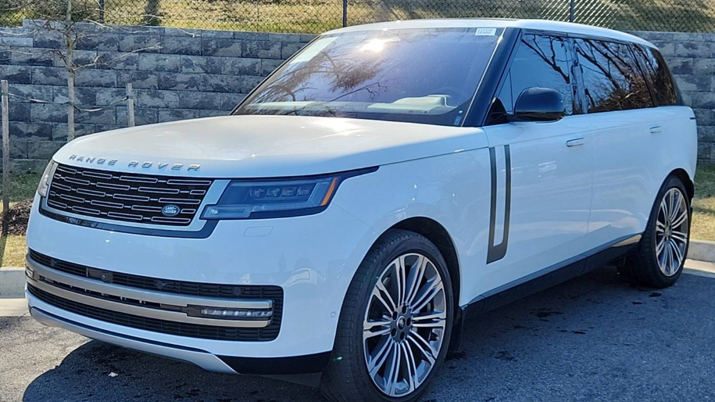 2023 Land Rover Range Rover P400 SE LWB
