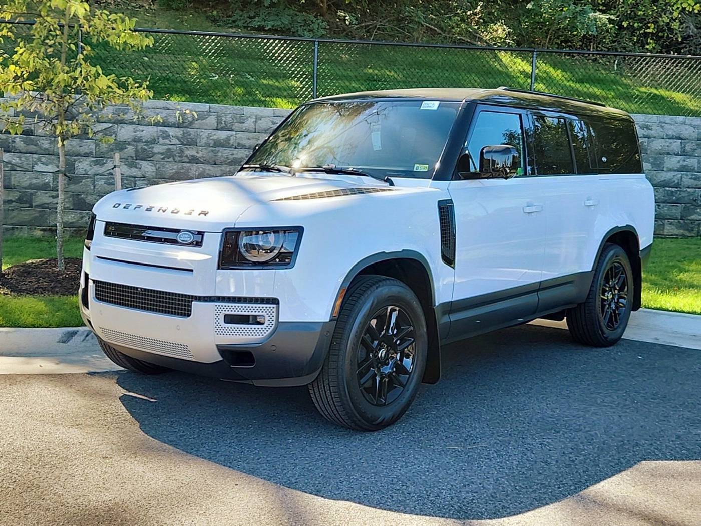 2024 Land Rover Defender S — SUV — 3,720 mi — Alexandria, VA